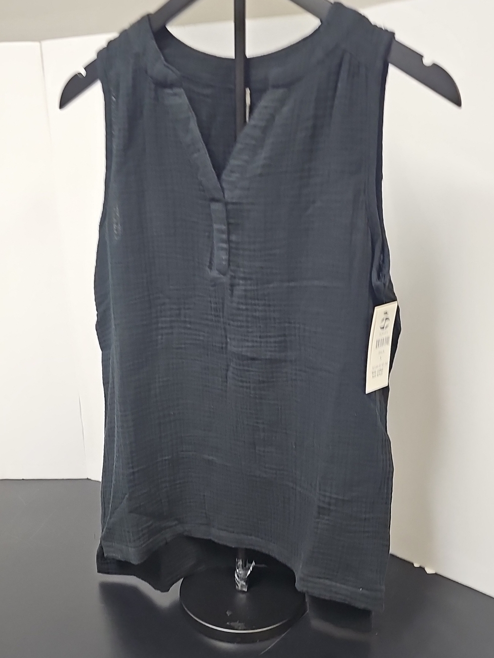 Women’s Black Sleeveless V-Neck Camisole